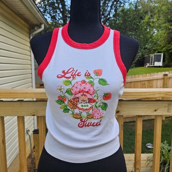 strawberry shortcake Tops - Strawberry shortcake tank size small